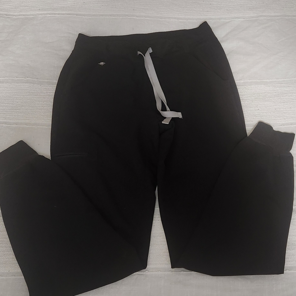 Black Figs Zamora joggers 
Size XS 
Regular length